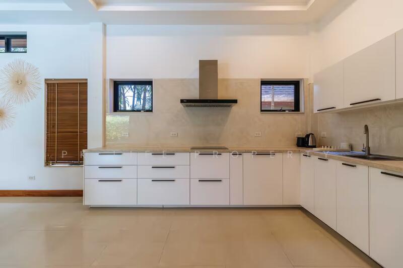 8R0675 Pool villa for rent 4 bedroom 4 bathroom 100,000/month at chalong have fully furnished, Phuket, Chalong, Muang Phuket, Phuket, 4 Bedrooms, 800 sqm, Single Detached House For Rent, by PK LIFE Property, 11696234 - DDproperty.com