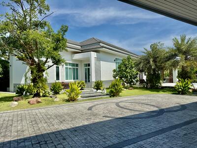 ขาย - บ้านเดี่ยว บ้านพักตากอากาศ พร้อม ร้านกาแฟ อาหาร ที่ 2 ไร่, ชลบุรี