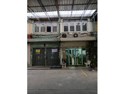 ขาย - ขายด่วน อาคารพาณิชย์ 3 ชั้น พร้อมดาดฟ้าต่อเต็ม 3 คูหาติดกัน จันทน์-สาทร, กรุงเทพ