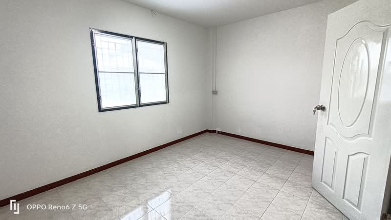 2bedroom townhouse renovate near bypass Nongmon road Chonburi, Chon Buri (Pattaya), 8 เทศบาลพัฒนา, Mhueng, Muang Chon Buri, Chon Buri (Pattaya), 2 Bedrooms, 168 sqm, Townhouse For Sale, by แสงเดือน คงแนวดี, 11698387 - DDproperty.com