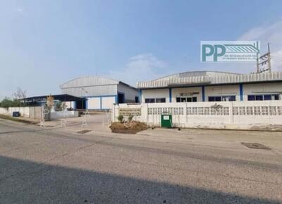 ขาย - ขายที่ดิน พร้อมสิ่งปลูกสร้างบนเนื้อทีดินขนาด 4 ไร่ 2 ตารางวา คลองตำหรุ เมืองชลบุรี, ระยอง