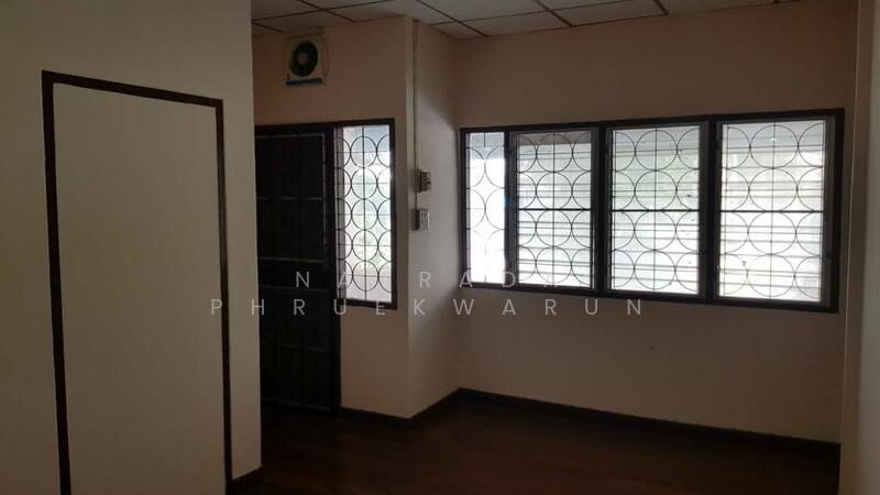 ขาย - ทาวน์เฮ้าส์ 2 ชั้น ติดกับโรงพยาบาลนครปฐม, นครปฐม