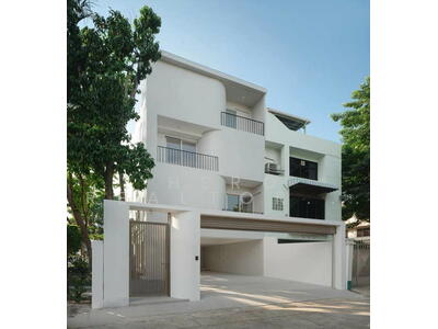 ขาย - For Sale Bangkok Home Office Ratchadaphisek Road BTS Ratchayothin Chatuchak BRE23335, กรุงเทพ