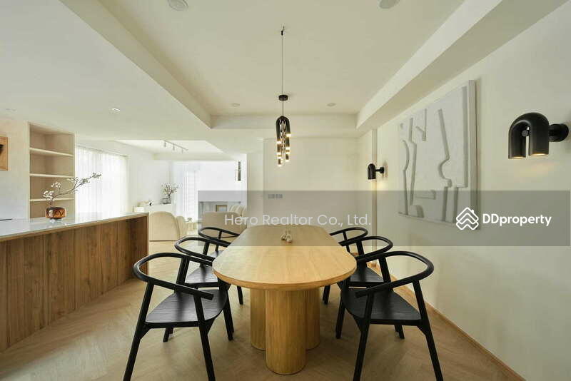ขาย - For Sale Bangkok Home Office Ratchadaphisek Road BTS Ratchayothin Chatuchak BRE23335, กรุงเทพ