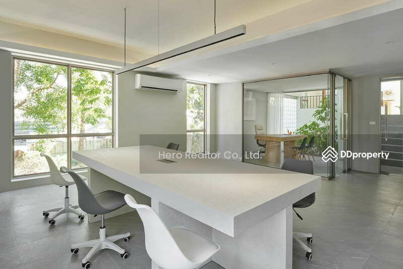 ขาย - For Sale Bangkok Home Office Ratchadaphisek Road BTS Ratchayothin Chatuchak BRE23335, กรุงเทพ
