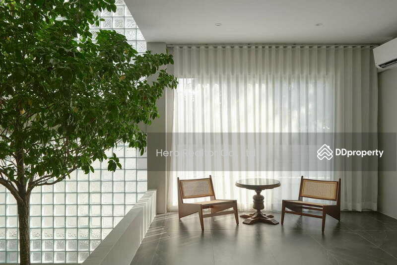 ขาย - For Sale Bangkok Home Office Ratchadaphisek Road BTS Ratchayothin Chatuchak BRE23335, กรุงเทพ