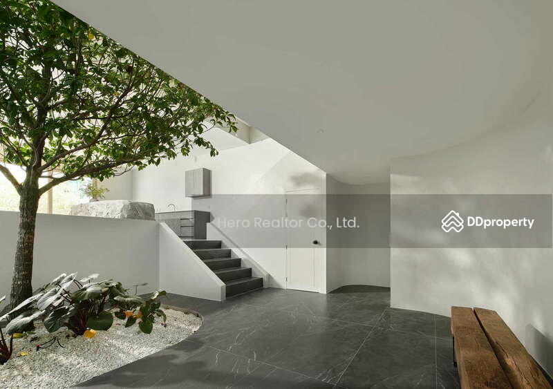 ขาย - For Sale Bangkok Home Office Ratchadaphisek Road BTS Ratchayothin Chatuchak BRE23335, กรุงเทพ