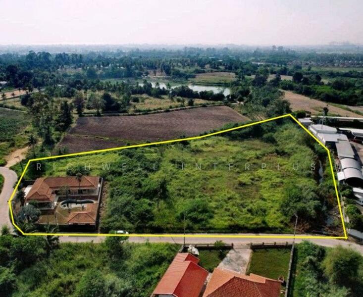 House for sale with 7 rai of land in Takhian Tia, on 2 sides of a concrete road, next to a canal, Chon Buri (Pattaya), Ta Khian Tia, Bang Lamung (Pattaya), Chon Buri (Pattaya), , 12,168 sqm, Land For Sale, by RICHWELL INTERPLUS, 11699746 - DDproperty.com