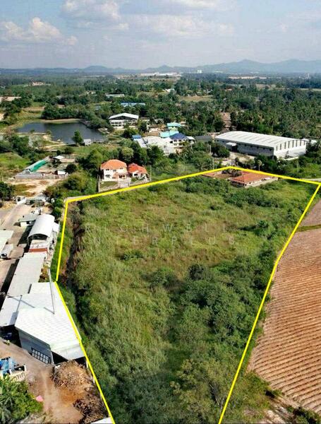 House for sale with 7 rai of land in Takhian Tia, on 2 sides of a concrete road, next to a canal, Chon Buri (Pattaya), Ta Khian Tia, Bang Lamung (Pattaya), Chon Buri (Pattaya), , 12,168 sqm, Land For Sale, by RICHWELL INTERPLUS, 11699746 - DDproperty.com