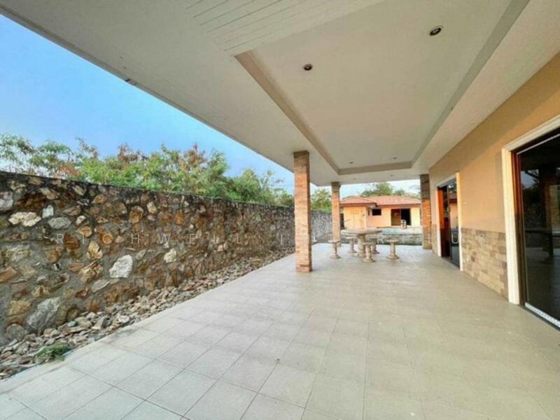 House for sale with 7 rai of land in Takhian Tia, on 2 sides of a concrete road, next to a canal, Chon Buri (Pattaya), Ta Khian Tia, Bang Lamung (Pattaya), Chon Buri (Pattaya), , 12,168 sqm, Land For Sale, by RICHWELL INTERPLUS, 11699746 - DDproperty.com