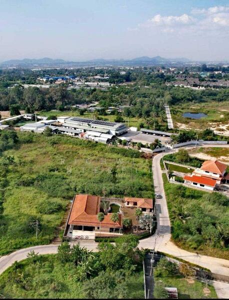 House for sale with 7 rai of land in Takhian Tia, on 2 sides of a concrete road, next to a canal, Chon Buri (Pattaya), Ta Khian Tia, Bang Lamung (Pattaya), Chon Buri (Pattaya), , 12,168 sqm, Land For Sale, by RICHWELL INTERPLUS, 11699746 - DDproperty.com