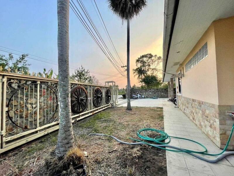 House for sale with 7 rai of land in Takhian Tia, on 2 sides of a concrete road, next to a canal, Chon Buri (Pattaya), Ta Khian Tia, Bang Lamung (Pattaya), Chon Buri (Pattaya), , 12,168 sqm, Land For Sale, by RICHWELL INTERPLUS, 11699746 - DDproperty.com