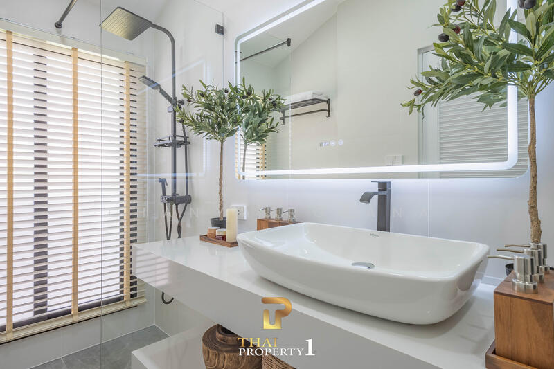 Srisuk Villa Pattaya, Chon Buri (Pattaya), Nong Pru, Bang Lamung (Pattaya), Chon Buri (Pattaya), 5 Bedrooms, 200 sqm, Villa For Sale, by Chanya Rojana, 11699805 - DDproperty.com