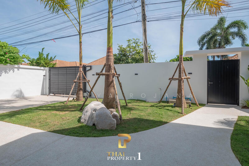 Srisuk Villa Pattaya, Chon Buri (Pattaya), Nong Pru, Bang Lamung (Pattaya), Chon Buri (Pattaya), 5 Bedrooms, 200 sqm, Villa For Sale, by Chanya Rojana, 11699805 - DDproperty.com
