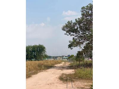 ขาย - ขายที่ดินปลวกแดงเนื้อที่ 9 ไร่ หลังCKพลาซ่า ใกล้แยกลุงอุ้ย(ถนนเส้น3191)-3.4กม., ระยอง