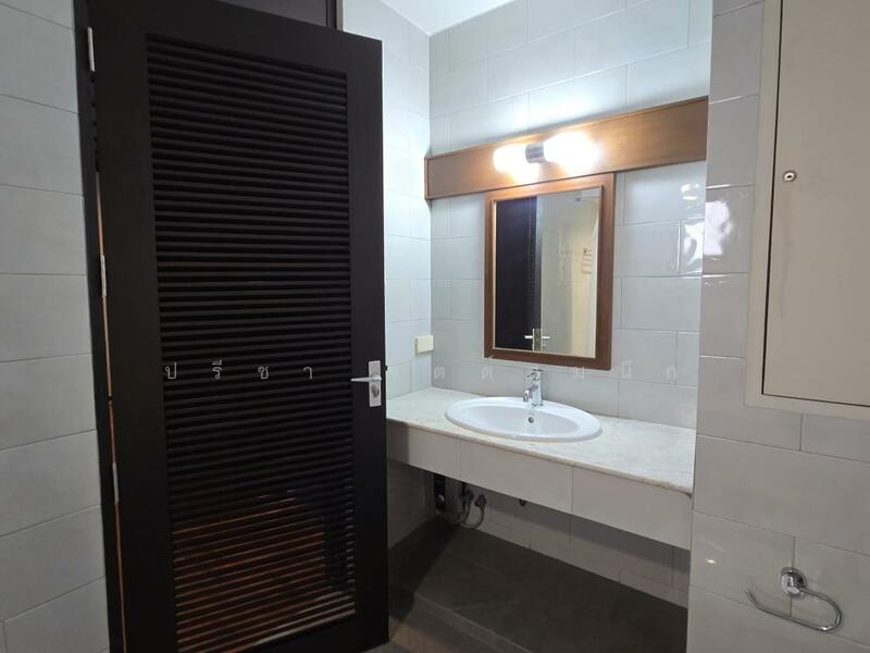 For Rent - Low-rise Apartment 3 bedrooms around BTS Ari, Bangkok