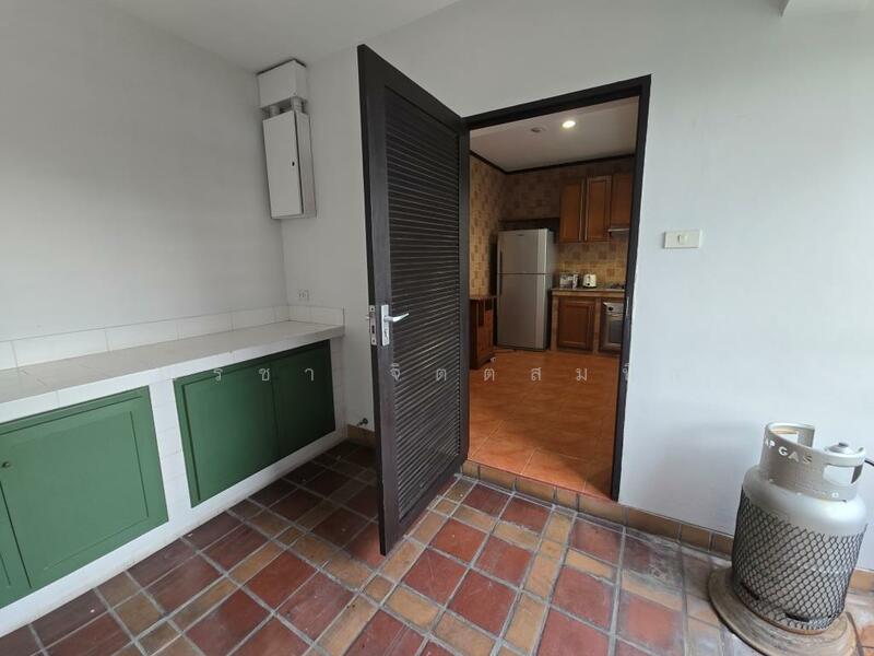 For Rent - Low-rise Apartment 3 bedrooms around BTS Ari, Bangkok