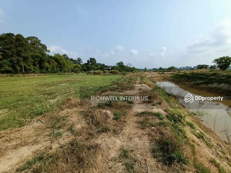 For Sale - Land for sale in Dong Khilek, 2 rai, cheap price, next to a canal, near Suwannason Road 33,, Prachin Buri