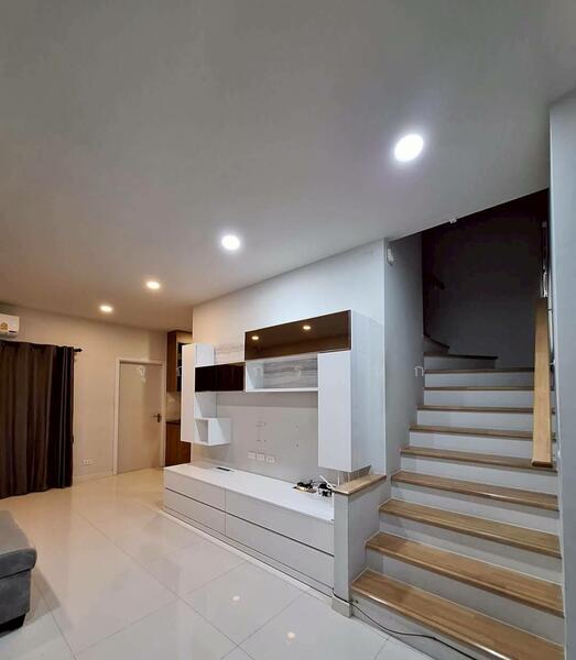 For Rent - Britania Wongwaen Chatuchot : บริทาเนีย วงแหวน จตุโชติ, Pathum Thani