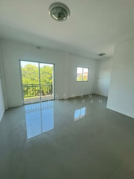 ขาย ทาวน์โฮม 3 ชั้น ม.เพชรทวี พุทธมณฑลสาย5 ราคาไม่แพงรีโนเวทใหม่ พร้อมอยู่!!!, Nakhon Pathom, Rai Khing, Sam Phran, Nakhon Pathom, 3 Bedrooms, 65 sqm, Townhouse For Sale, by Apaporn Muanthorani, 11702240 - DDproperty.com