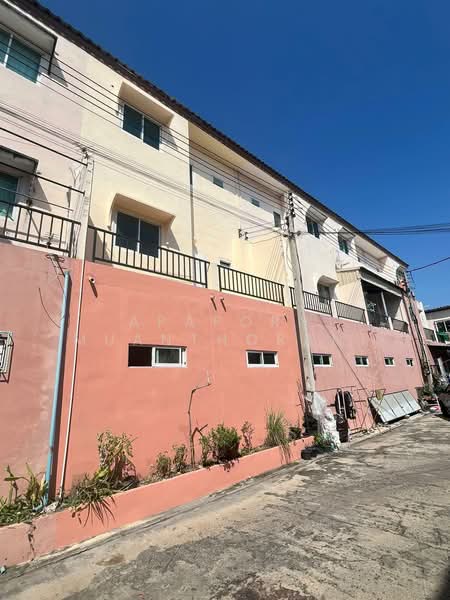 ขาย ทาวน์โฮม 3 ชั้น ม.เพชรทวี พุทธมณฑลสาย5 ราคาไม่แพงรีโนเวทใหม่ พร้อมอยู่!!!, Nakhon Pathom, Rai Khing, Sam Phran, Nakhon Pathom, 3 Bedrooms, 65 sqm, Townhouse For Sale, by Apaporn Muanthorani, 11702240 - DDproperty.com