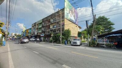 ขาย - ขายด่วน ตึก 3 ชั้นหลังมุม 29.5 ตรว ที่ตั้ง เพิ่มสิน 22, กรุงเทพ