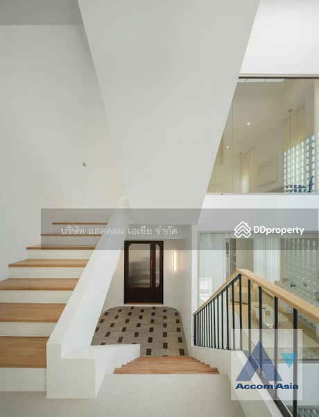 For Sale - 2 Bedrooms House for Sale in Ratchadaphisek, Bangkok near BTS Ratchayothin, Bangkok