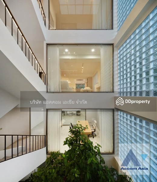 ขาย - 2 Bedrooms House for Sale in Ratchadaphisek, Bangkok near BTS Ratchayothin, กรุงเทพ
