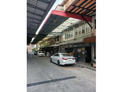 ขาย - ขายด่วน อาคารพาณิชย์ 3 ชั้น พร้อมดาดฟ้าต่อเต็ม 9 คูหาติดกัน จันทน์-สาทร, กรุงเทพ