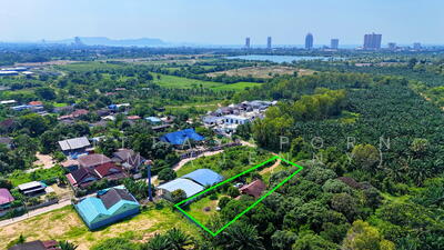 ขาย - ขายด่วน ที่ดินแปลงสวยมากพร้อมบ้านชั้นเดียว 1 หลัง เนื้อที่ 3 งาน 71 ตรว ใกล้ทะเล และท่าเร, ชลบุรี