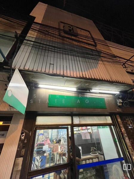 For Sale - ตึกแถว อาคารพาณิชย์ 2 ชั้นครึ่ง มินิมอล ทำทอง ริมถนน ติด BTS ทองหล่อ, Bangkok