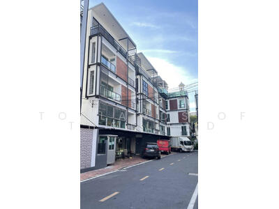 ขาย - ขาย โฮมออฟฟิศ เลียบด่วนเอกมัย-รามอินทรา เนื้อที่ 106.5 ตร.วา มี 5 ชั้น 1,146 ตร.ม. ที่จอดรถ 12 คัน, กรุงเทพ