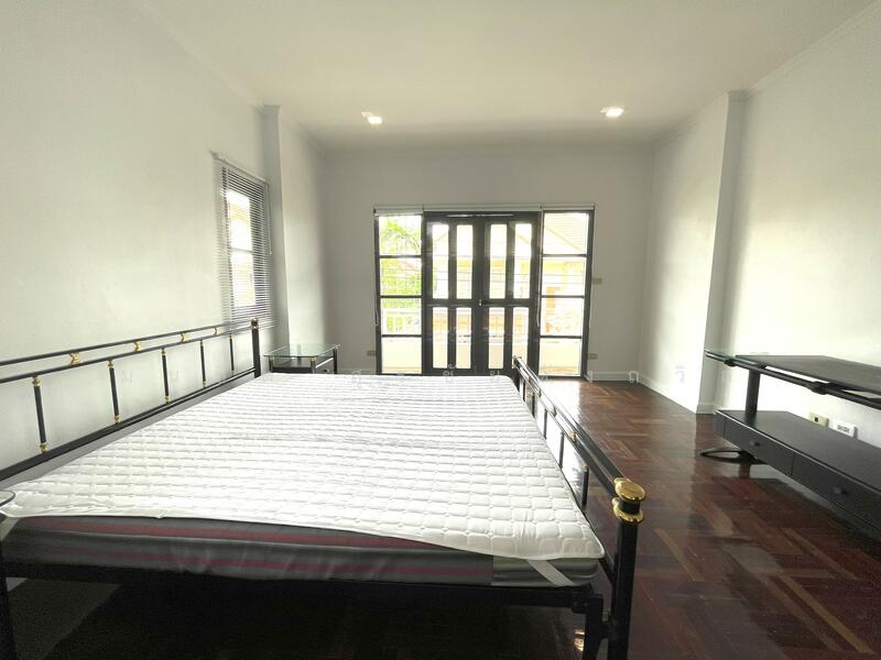 Detached House for rent at Baan Krongthong Village Phatthanakan 32, Bangkok, Suan Luang, Bangkok, 3 Bedrooms, 250 sqm, Single Detached House For Rent, by Monchit Surachaidunthavin, 11706645 - DDproperty.com