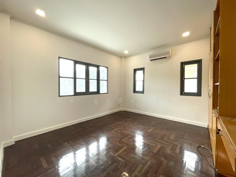 Detached House for rent at Baan Krongthong Village Phatthanakan 32, Bangkok, Suan Luang, Bangkok, 3 Bedrooms, 250 sqm, Single Detached House For Rent, by Monchit Surachaidunthavin, 11706645 - DDproperty.com