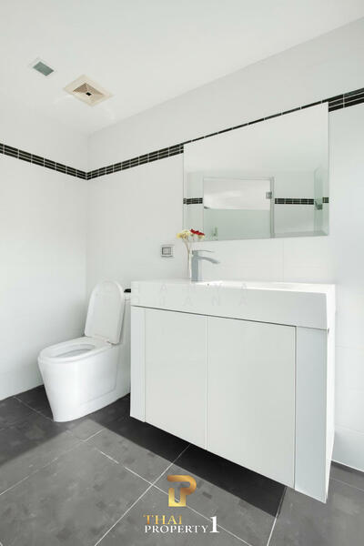 For Sale - Park Royal 2 Pratumnak, Chon Buri (Pattaya)