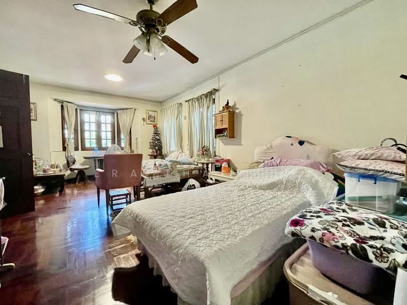 ขายบ้านเดี่ยวสไตล์ยุโรปคลาสสิค ซอยวิภาวดีรังสิต 64 129 ตร.ว., Bangkok, Talat Bang Khen, Lak Si, Bangkok, 4 Bedrooms, 327 sqm, Single Detached House For Sale, by ERA Thailand, 11708658 - DDproperty.com