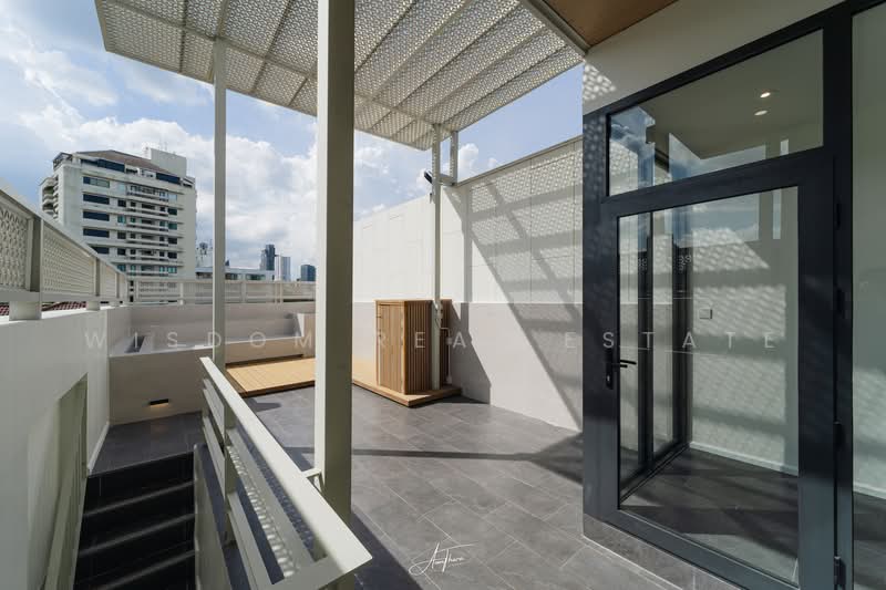 เอกมัย, Bangkok, Phra Kanong Nua, Watthana, Bangkok, 5 Bedrooms, 580 sqm, Single Detached House For Sale, by Wisdom Real Estate, 11711927 - DDproperty.com