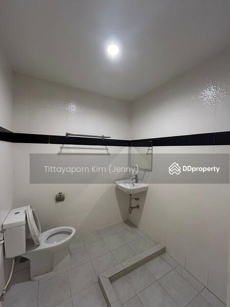 For Rent - Rockgarden Townhome 3F 4 Bed 4 Bath 2 Parking Near The Regent International School Rama 9, Bangkok