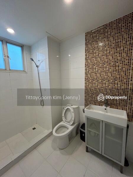 For Rent - Rockgarden Townhome 3F 4 Bed 4 Bath 2 Parking Near The Regent International School Rama 9, Bangkok
