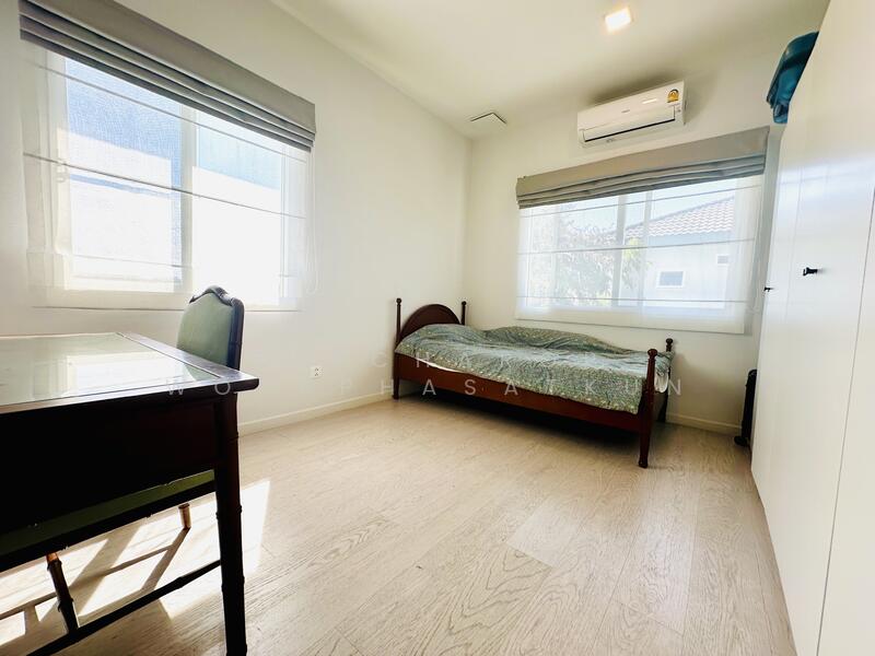 ขาย - มัณฑนา 2 มอเตอร์เวย์ - กรุงเทพกรีฑาตัดใหม่ : Mantana 2 Motorway - New Krungthepkreetha, กรุงเทพ