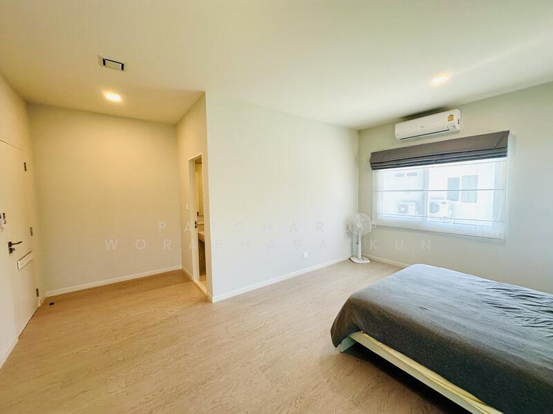 ขาย - มัณฑนา 2 มอเตอร์เวย์ - กรุงเทพกรีฑาตัดใหม่ : Mantana 2 Motorway - New Krungthepkreetha, กรุงเทพ