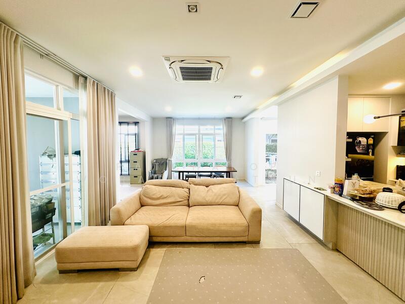 ขาย - มัณฑนา 2 มอเตอร์เวย์ - กรุงเทพกรีฑาตัดใหม่ : Mantana 2 Motorway - New Krungthepkreetha, กรุงเทพ