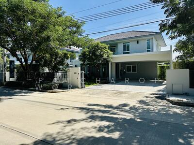 ขาย - มัณฑนา 2 มอเตอร์เวย์ - กรุงเทพกรีฑาตัดใหม่ : Mantana 2 Motorway - New Krungthepkreetha, กรุงเทพ