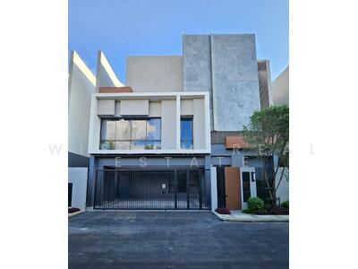 ขาย - BuGaan Krungthep Kreetha : บูก้าน กรุงเทพกรีฑา, กรุงเทพ