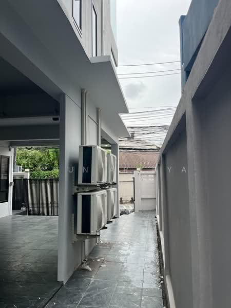 ไม่ทราบชื่อ, Bangkok, Huai Khwang, Huai Khwang, Bangkok, 5 Bedrooms, 300 sqm, Single Detached House For Rent, by Khun Aranya, 11713458 - DDproperty.com