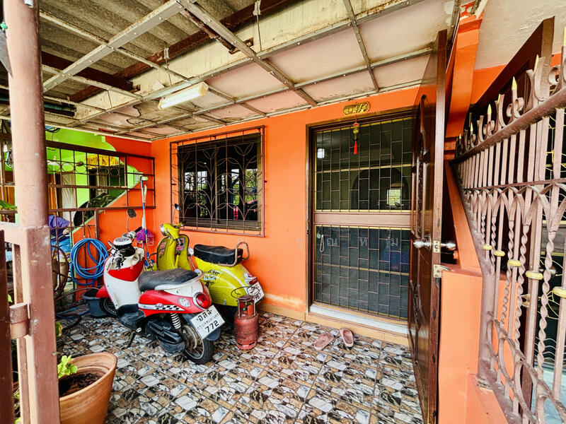 ขาย - ถนนปทุมธานี-สายใน, ปทุมธานี