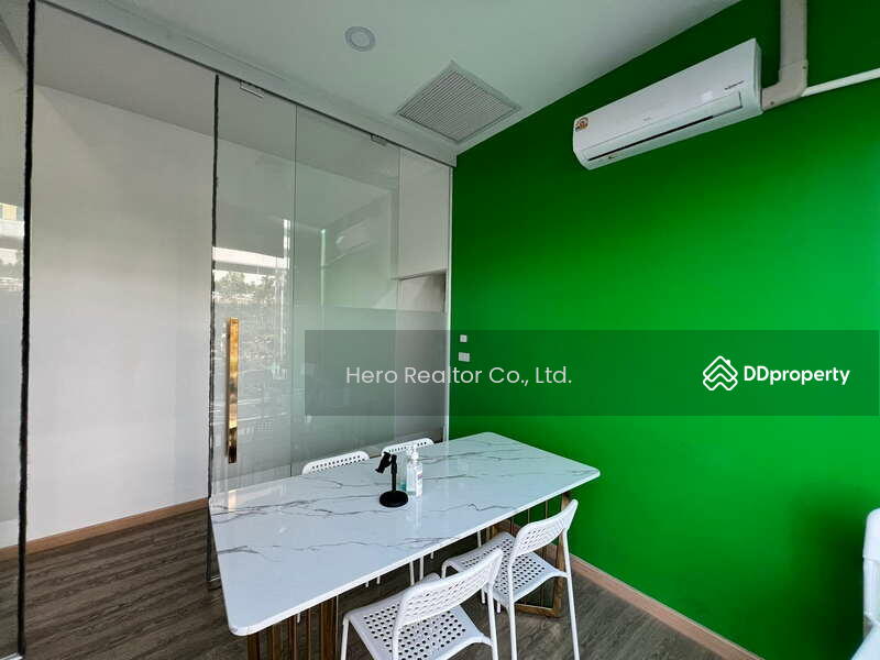 For Rent - For Rent Bangkok Retail Ratchadaphisek MRT Ratchadaphisek Huai Khwang BRE23363, Bangkok