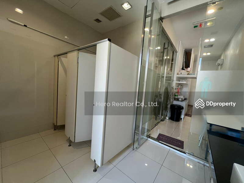 For Rent - For Rent Bangkok Retail Ratchadaphisek MRT Ratchadaphisek Huai Khwang BRE23363, Bangkok