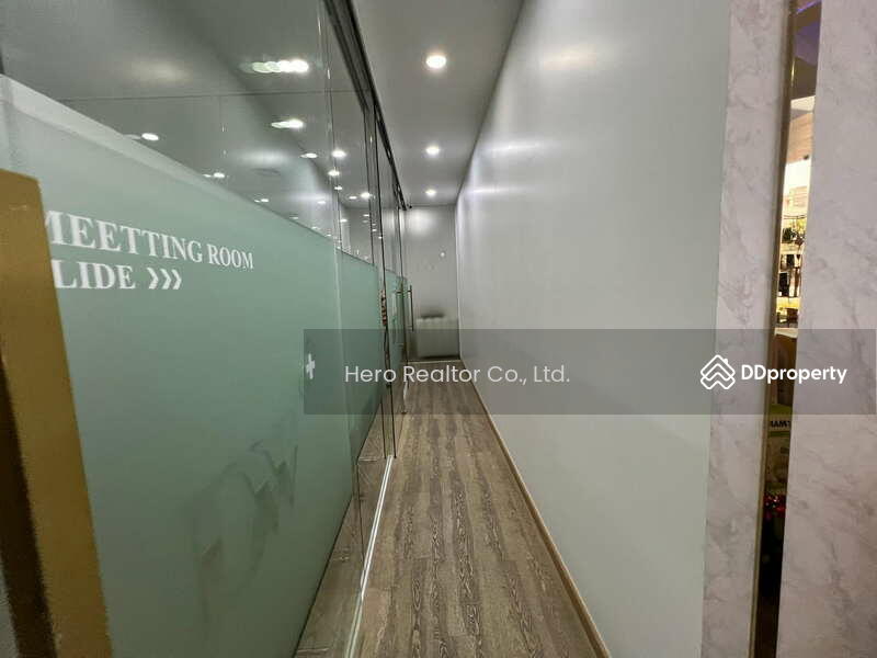For Rent - For Rent Bangkok Retail Ratchadaphisek MRT Ratchadaphisek Huai Khwang BRE23363, Bangkok