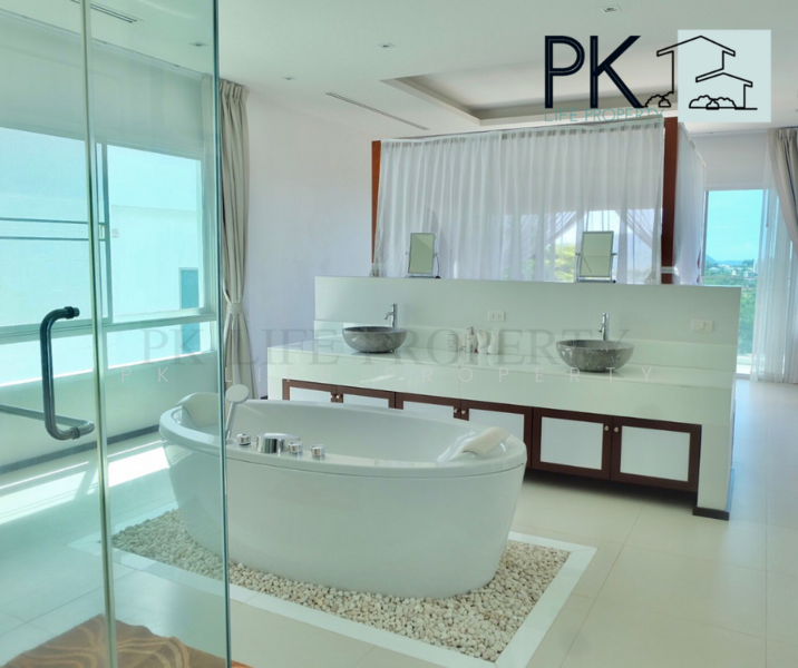 For Rent - 7R0368 Pool villa seaview 3bedroom 4bathroom 140,000/month at Rawai have fully furnished, Phuket